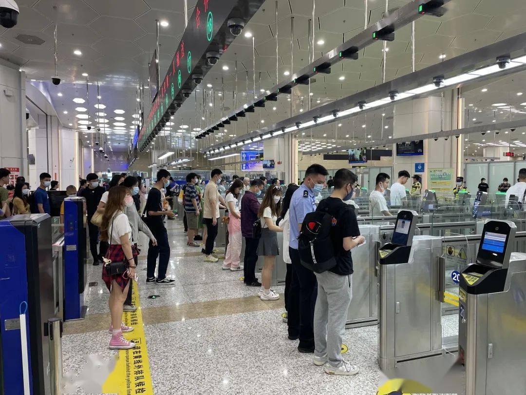 珠海邊檢總站橫琴邊檢站統(tǒng)計數(shù)據顯示今年迎客逾710萬人次(圖1) 12811f805d7a4d0884e30613ebb671b9.jpeg